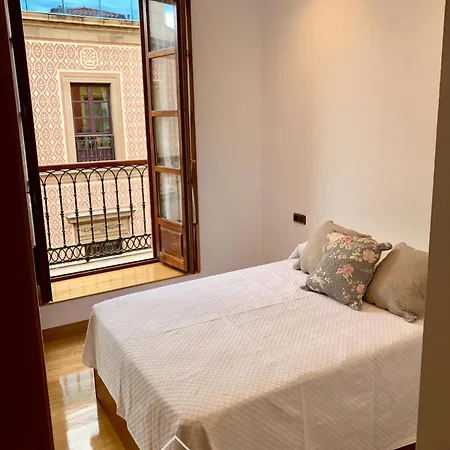 Moderno Piso En La Plaza Mayor De * Gijón